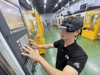 央視總臺大型紀(jì)錄片《智造中國》走進工業(yè)富聯(lián)